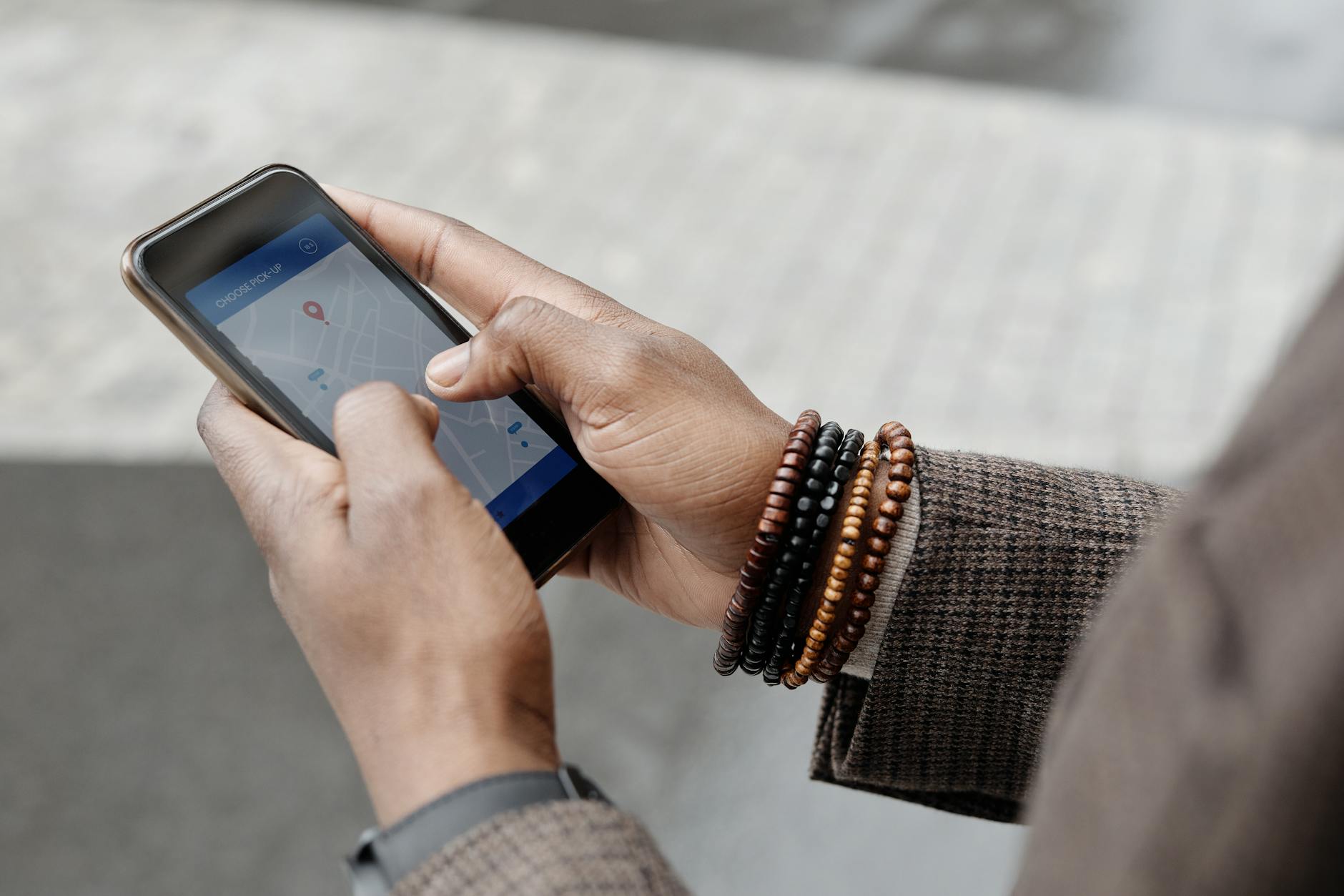 تطوير تطبيق العثور على حرفيين